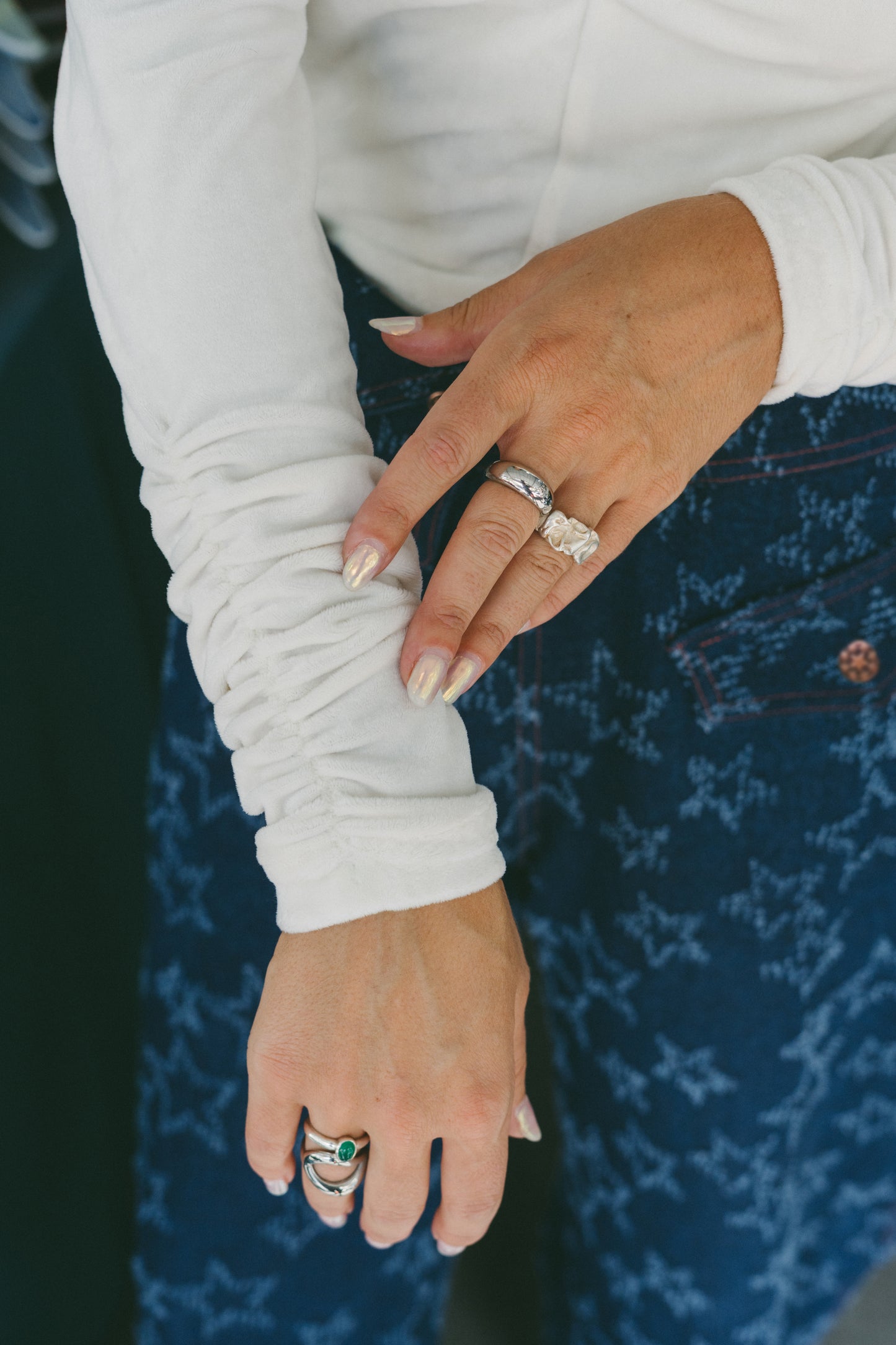 Loop White Velvet Pullover